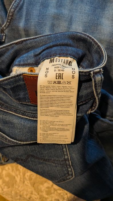 Dżinsy rozm L  W 30 L 30  mustang