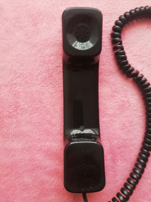 Telefon stacjonarny.