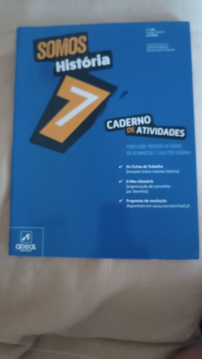 Grade 7 Activity Books: Portuguese, History, English, and Geography64551961032321121