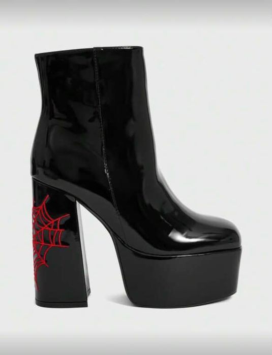 Сапожки на високому каблуці