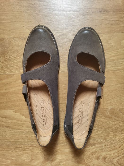 Buty półbuty firmy Lasocki nowe w kolorze szarym/stalowymu zamszowe