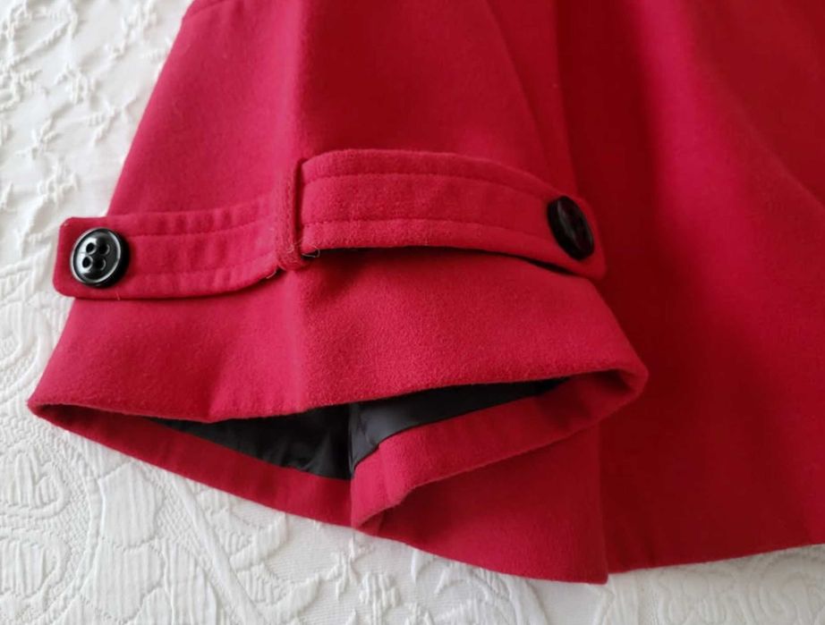 Capa / Poncho vermelho, Stradivarius, tamanho S