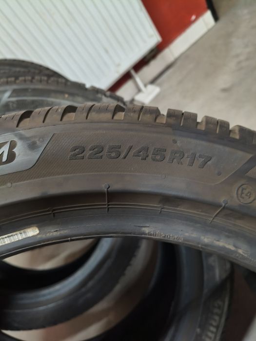 Opony zimowy 225/45 R17 Bridgestone