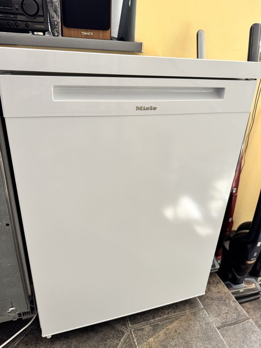 Mała Lodówka Miele bez zamrażarnika wys. 85 cm szer 60 cm. Gwarancja 6 m-cy
