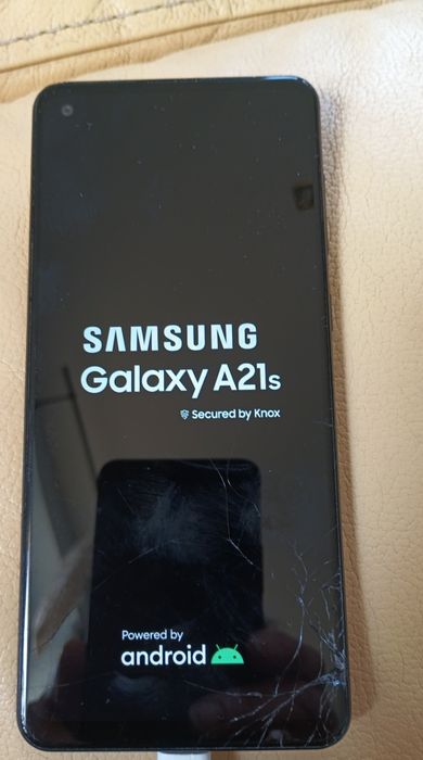 Telefon SamsungA21 popękana szybka na dole