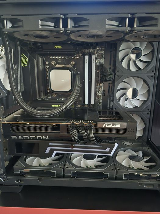 Pc Gamer R7 9800x3d + Rx 9070xt