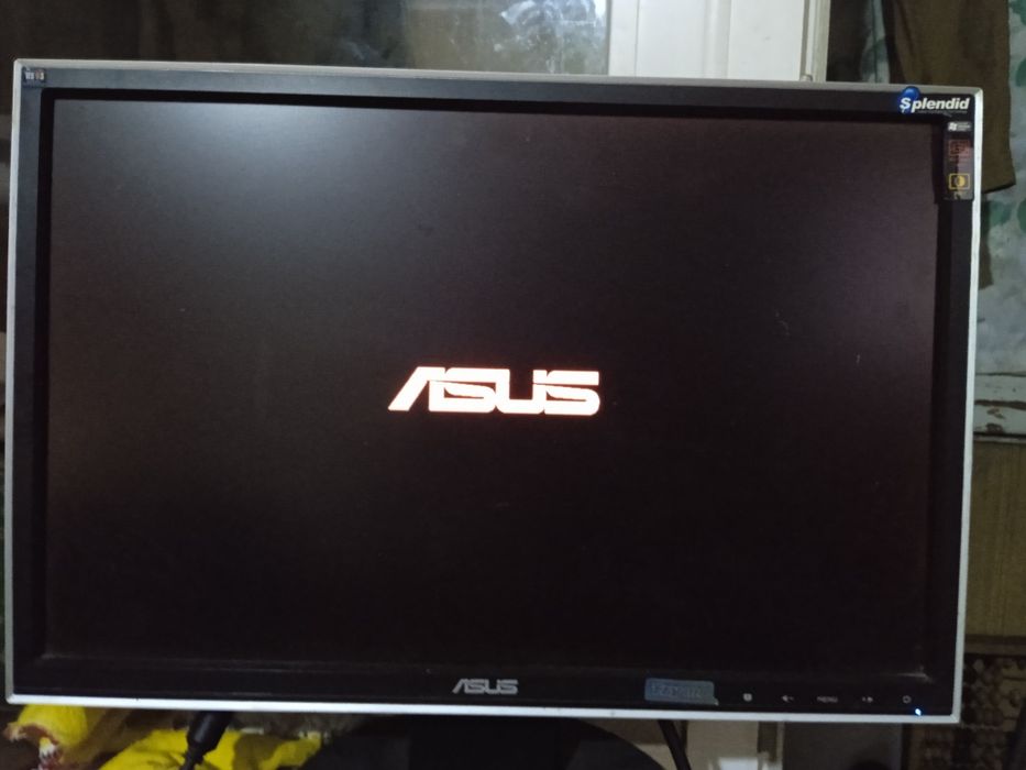 Монитор фирмы Asus