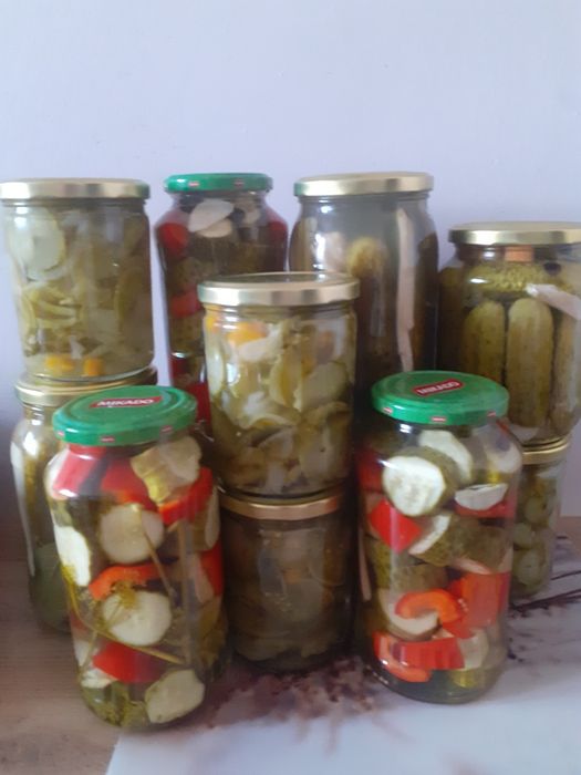 Przetwory warzywne,  sałatki ,buraczki, kiszona kapusta i inne