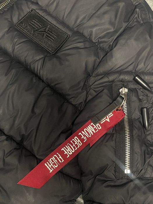 Пуховик Alpha Industries бомбер