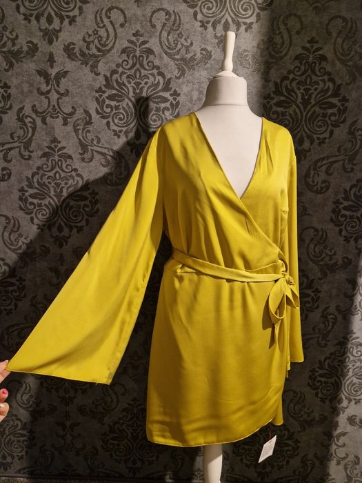 Nowa sukienka Asos, kopertowa, satynowa 42/44