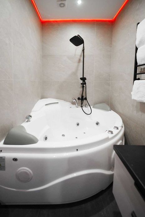 #1211 Квартира подобово/помісячно. Просп. Набережно-Рибальський 27