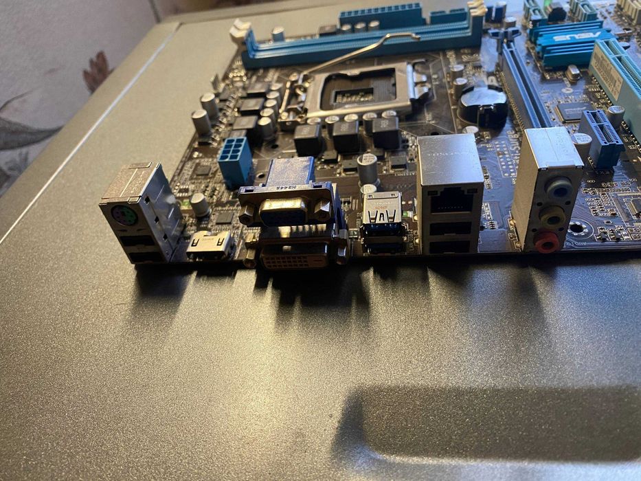 Материньска плата Asus soket 1155