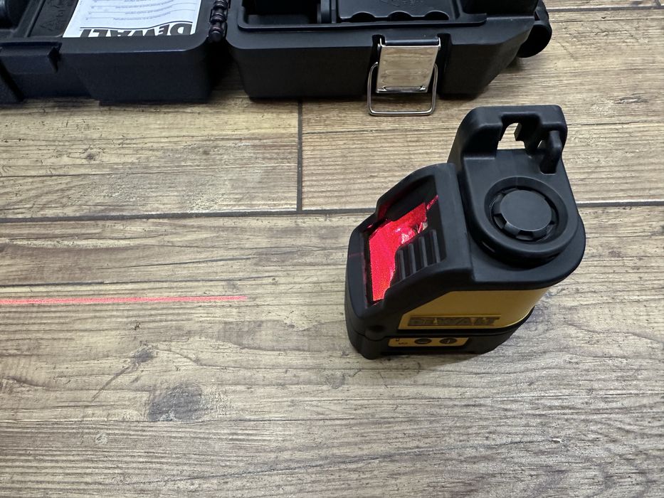 Czerwony laser krzyżowy DeWalt DW088 | 2024r.