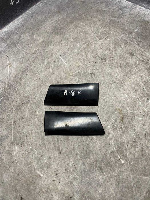 Молдинг накладка переднього крила ліва права Audi A8 D2