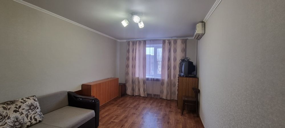 Сучасна квартира на Шуменському . Вікна на Миколаїв .