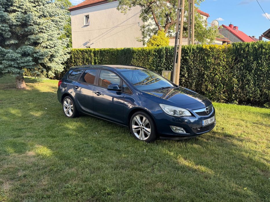 Opel Astra Opel Astra J 1.4 100km 2011
