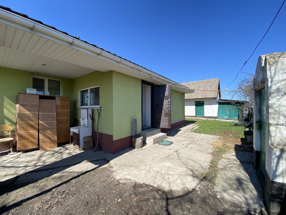 Продаж будинку зі зручностями с. Безугляки