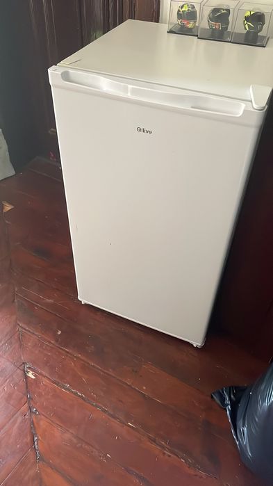 Vendo 4 coisa máquina de lavar louça arca e máquina secar e figorifico