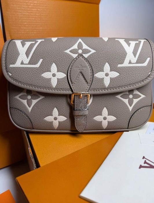 Сумка жіноча louis vuitton diane monogram empreinte leather tourterelle / creme