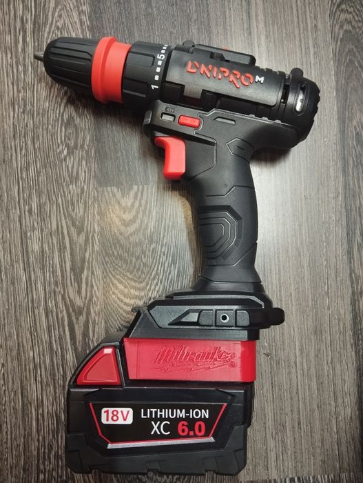 Адаптер перехідник акумулятор Milwaukee M18 на інструмент Dnipro-M 20V