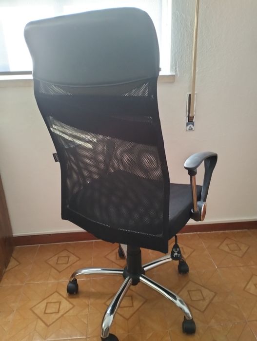 Cadeira de escritório Ergonómica (Usada)