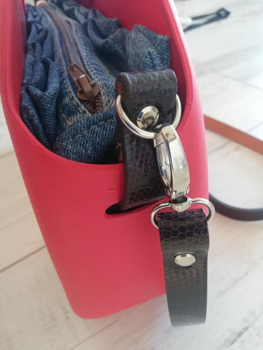 Moon Rosso czerwona torebka O bag O bag skórzany pasek ze skóry jeans
