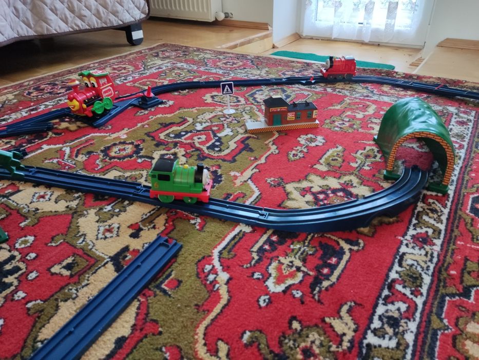 Поїзди з пластмаси