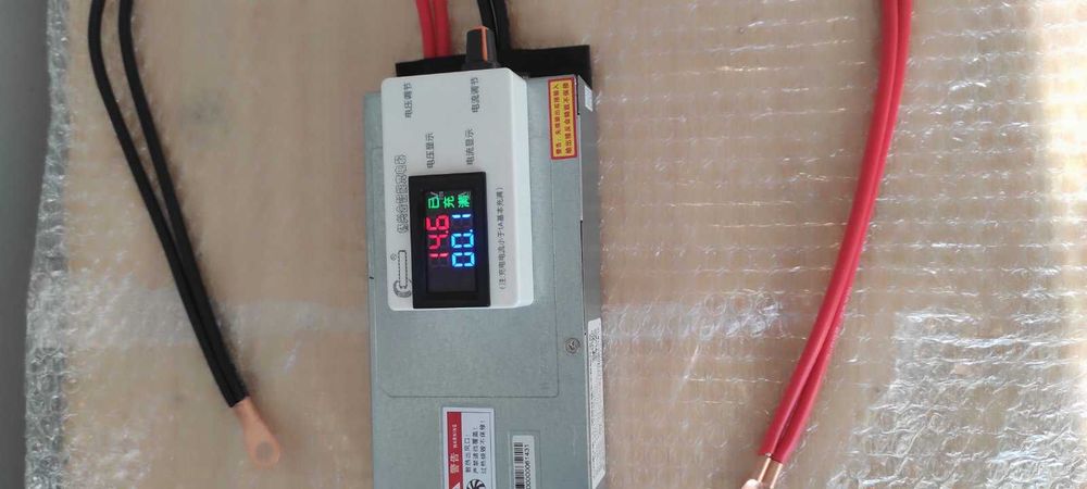 Iнвертор Datou Boss  12-24v  1500-2000w