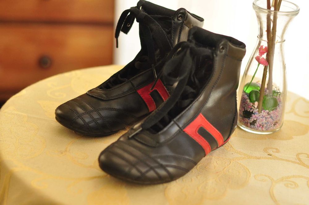 Vintage boots for girls or women