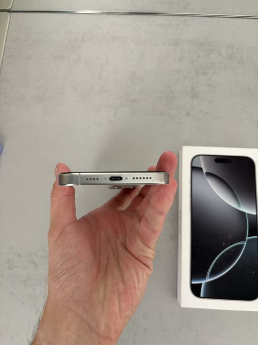 Iphone 16 pro max 256gb silver newerlock