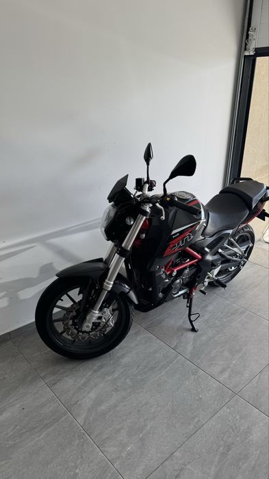 Moto Benelli BN251
