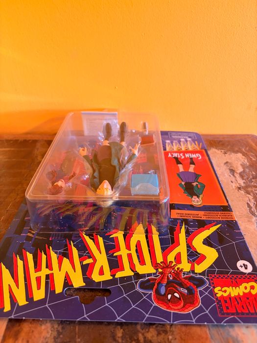 Gwen Stacy Spider-Man retro colection