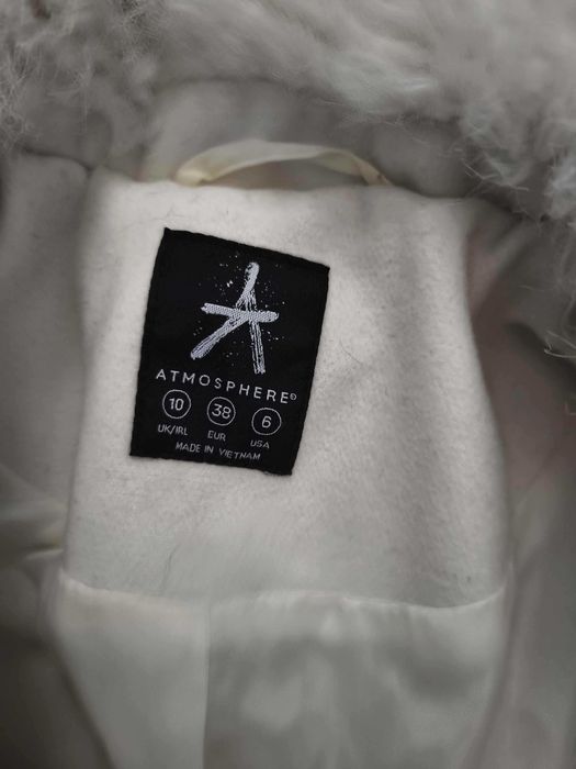 Stylowy płaszcz damski