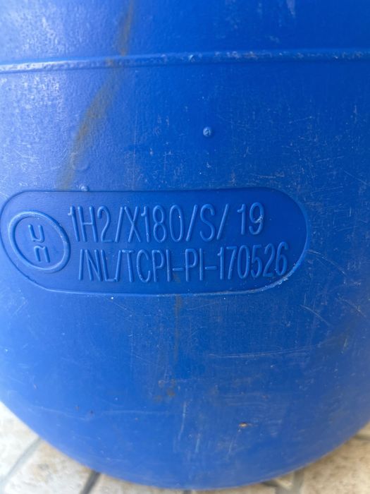 Bidon 120  litros com tampa enroscar