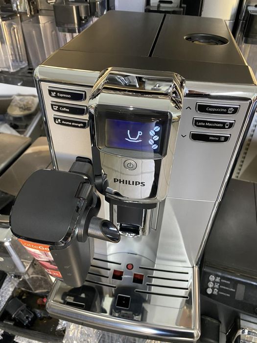 Кавоварка кофеварка кофемашина saeco !