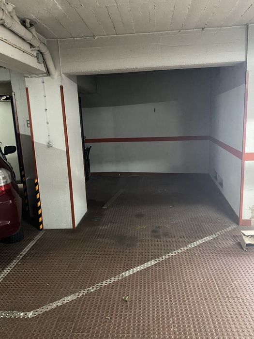 Garagem (para carros pequenos/motas)  Cascais centro