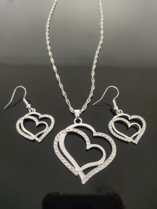 Colar + Brincos Corações Inseparáveis