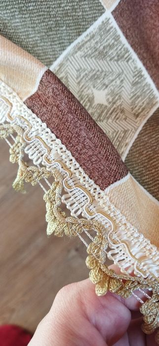 Obrus brązowy kwadratowy 150*150 cm