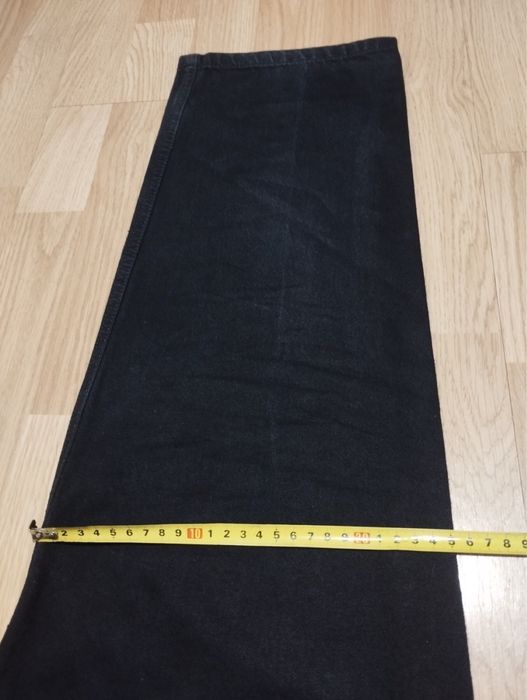 Продам  мужские джинсы Hugo Boss