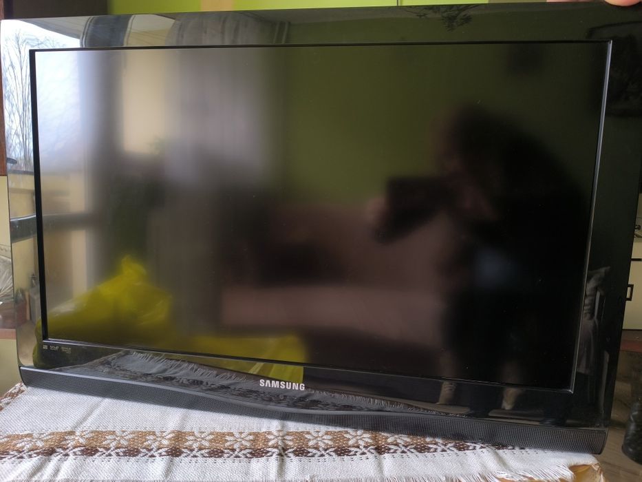 Telewizor Samsung 32 cale plus uchwyt