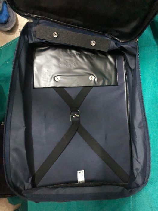 Trolley azul + necessaire da Travel & Pleasure