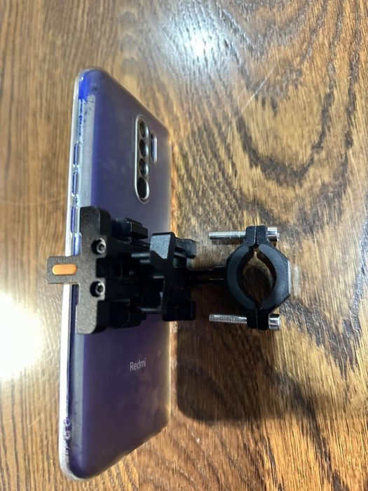 Тримач для телефона.