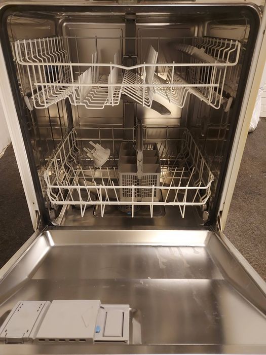 Посудомийна машина.