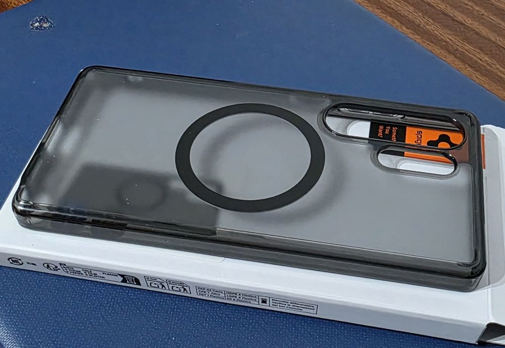 Capa Spigen Galaxy S25 Ultra Preto translúcido