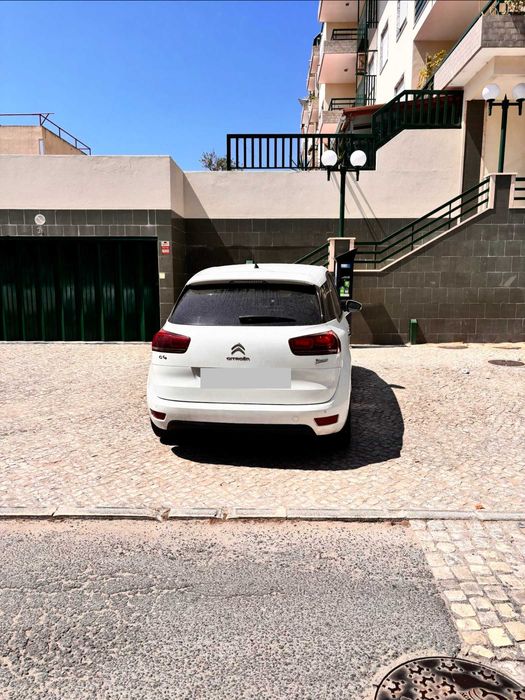 Citroën C4 Picasso 1.6 e-HDi Exclusive – 115 cv – 2013 – 209.000 km — photo 3