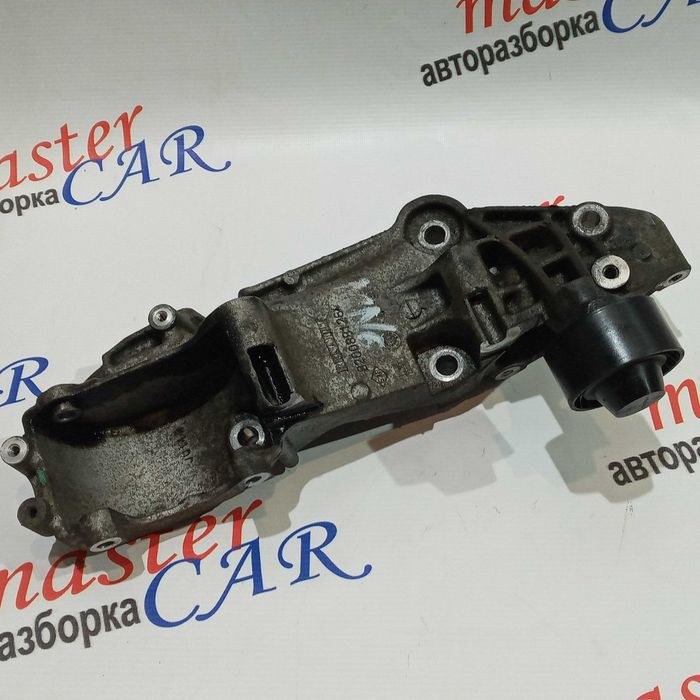 Кронштейн кріплення генератора ГУР Renault Master 8200881264