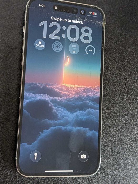 Iphone 14 Pro Max e Apple Watch 10