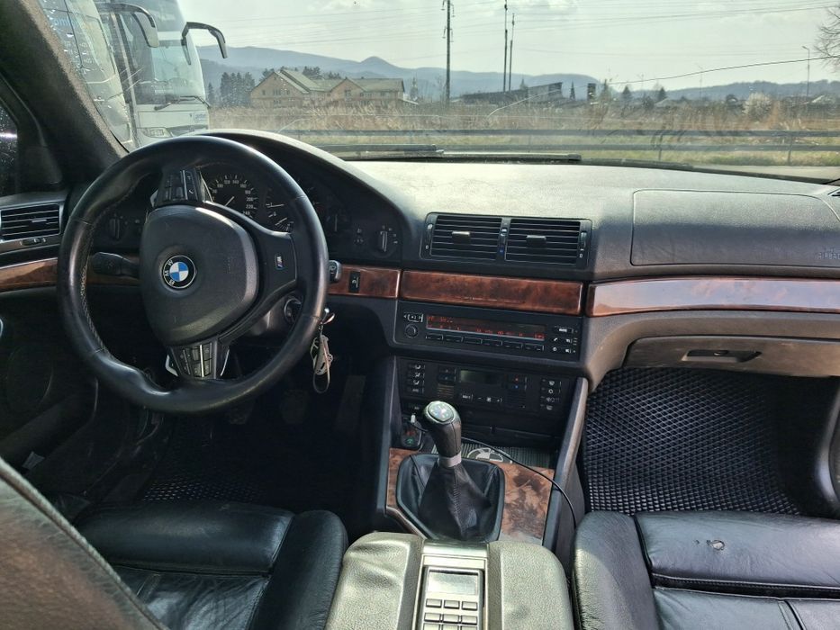 Продам BMW е 39 2.5бензин