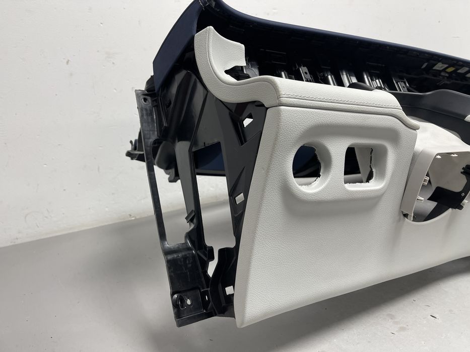 Панель приладів торпедо консоль Mercedes EQE 53 2022-