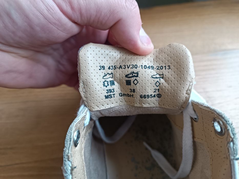 Кросівки Bugatti